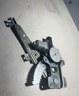 Mitsubishi Outlander Front door window regulator motor 5713a085