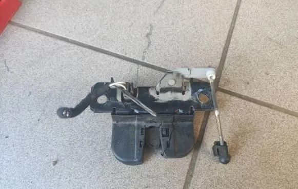 Volkswagen Caddy Tailgate/trunk/boot lock/catch/latch 2K0827505F