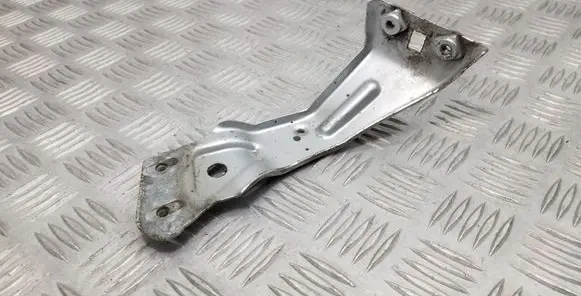 Volkswagen Jetta VI Fender mounting bracket 5C6821138
