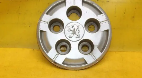 Peugeot Boxer R15 wheel hub/cap/trim 