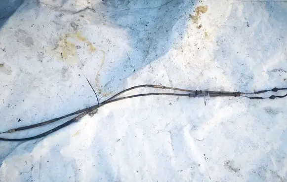 Handbrake/parking brake wiring cable