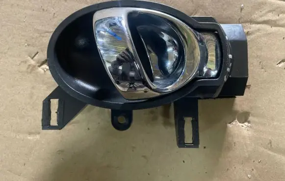 Nissan Juke I F15 Front door interior handle