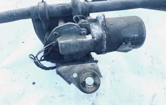Renault Master II Wiper motor