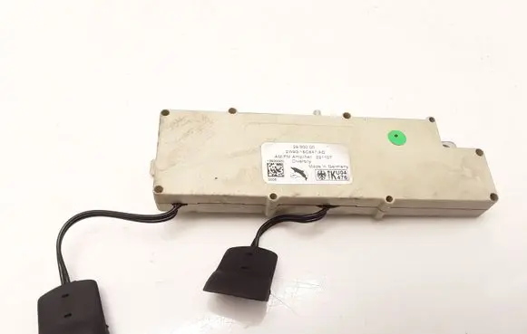 Jaguar XJ X350 Aerial antenna amplifier 2W9318C847AD 2W9318C847 2930000