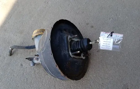 Subaru Impreza I Brake booster 85406012