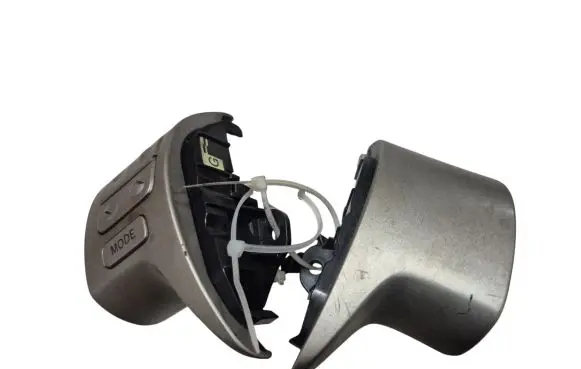 Toyota Auris 150 Steering wheel buttons/switches 
