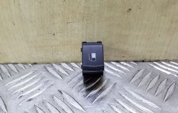 Volkswagen PASSAT B5.5 Fuel tank opening switch 1J0959833A