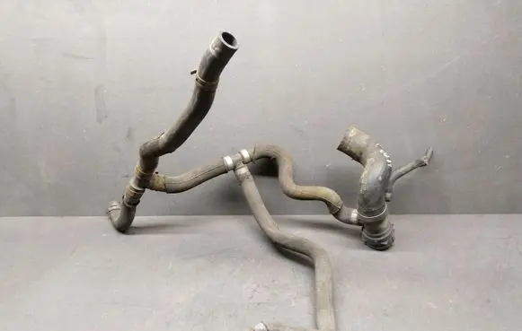 Audi A8 S8 D3 4E Engine coolant pipe/hose 4E0203533 4E0121101S
