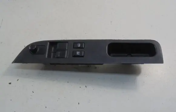 Suzuki Swift I Electric window control switch 83762-62J11