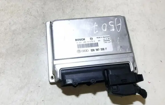 Volkswagen PASSAT B5 Engine control unit/module 0261204613 0261204614