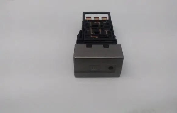 Nissan X-Trail T30 Windscreen/window heater switch 06016
