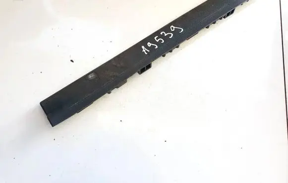 Ford Focus Front sill trim cover bm51a13200a bm51-a13200-a