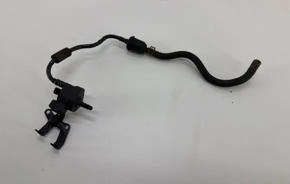 Audi A4 S4 B8 8K Vacuum valve 06H906517T