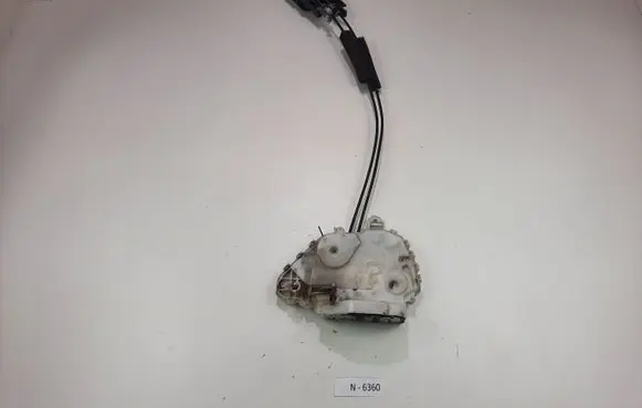 Honda CR-V Front door lock