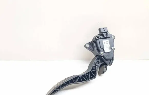 Nissan X-Trail T32 Accelerator throttle pedal 180024BA0B 6PV00978