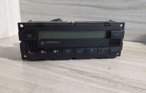 Volkswagen Golf IV Climate control unit
