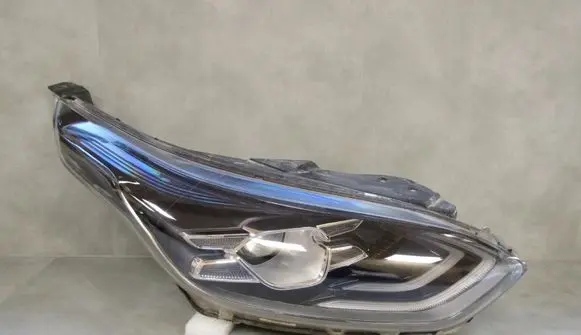 KIA Ceed Headlight/headlamp 92102J7100
