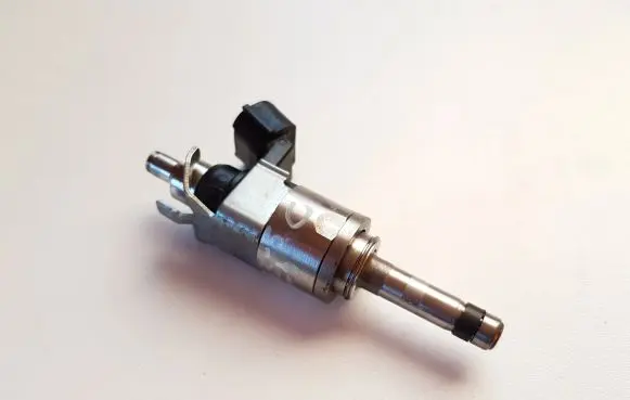 Mazda CX-5 II Fuel injector PAMB13250 02G0309426