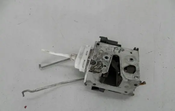 Audi A4 S4 B5 8D Front door lock 