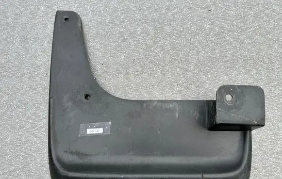 Nissan Patrol Y61 Front mudguard 63851VC300