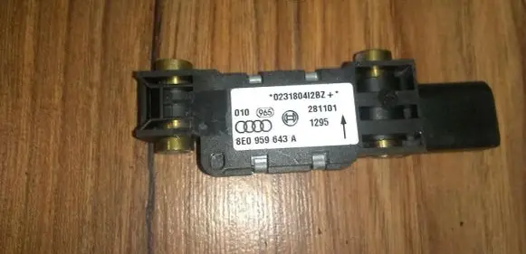 Audi A4 S4 B6 8E 8H Airbag deployment crash/impact sensor 8E0959643a
