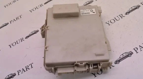 Lexus GS 300 350 430 450H Fuse module 8267030230