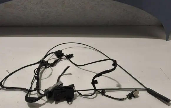 Mercedes-Benz ML W166 Airbag deployment crash/impact sensor 1668210151 2048800260