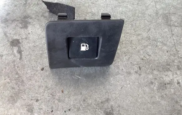 Peugeot 407 Fuel tank opening switch 96531174xt