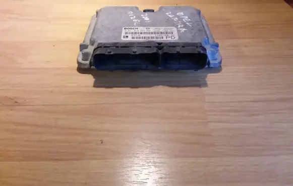 Opel Zafira A Engine control unit/module 0281010268