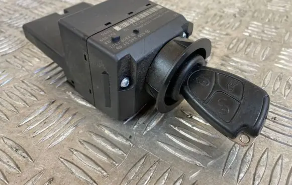 Mercedes-Benz Vito Viano W639 Ignition lock 6395450108 33002301 1001398660206123