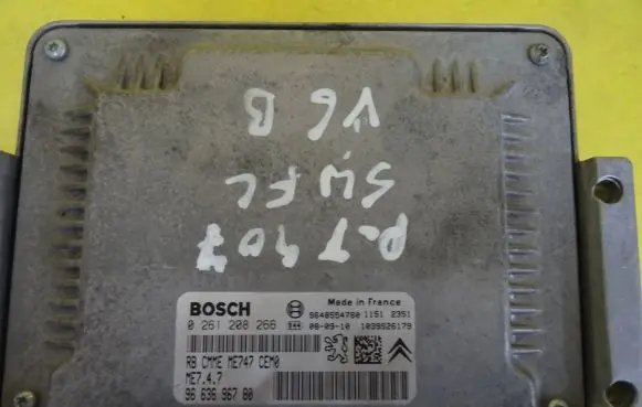 Peugeot 407 Engine control unit/module 0261208266 9663696780