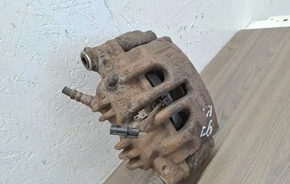 Renault Master III Front brake caliper