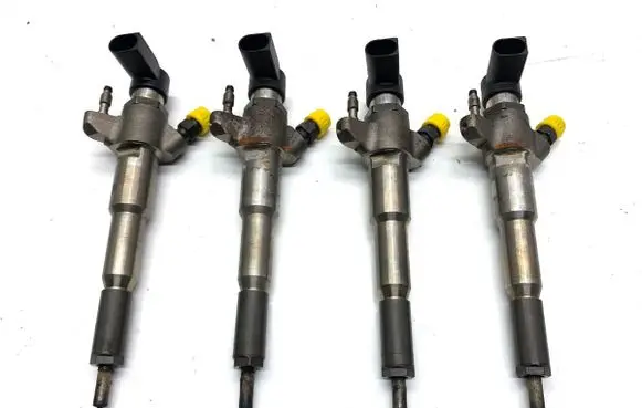 Renault Master III Fuel injectors set 166000372R