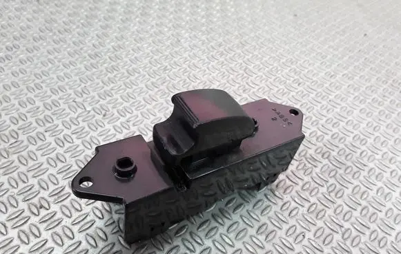 Mitsubishi Lancer X Electric window control switch 8608A065