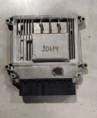 KIA Ceed Engine control unit/module 391102b600 0261201852
