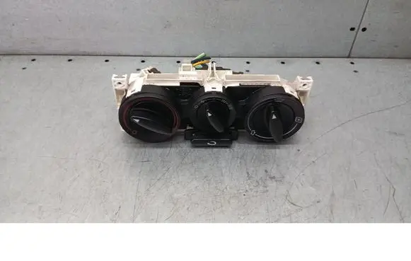 Seat Leon (1M) Air conditioning/heating control unit 8L0819045A