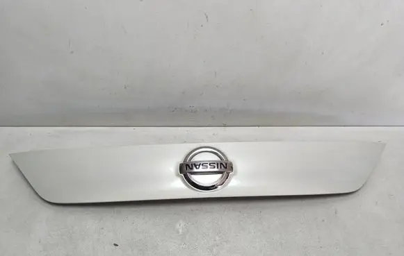 Nissan Qashqai Trunk door license plate light bar 908104ES 908104ET
