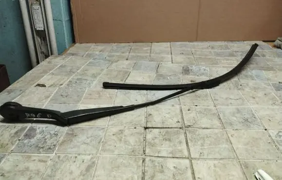 Ford Focus Front wiper blade arm BM5117526BB