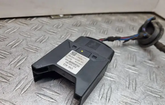 Volkswagen Golf VII Fuel injection pump control unit/module 5Q0906093