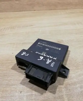 Audi A6 S6 C6 4F Gateway control module 4F0907468D