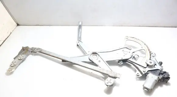 Subaru Legacy Rear window lifting mechanism without motor