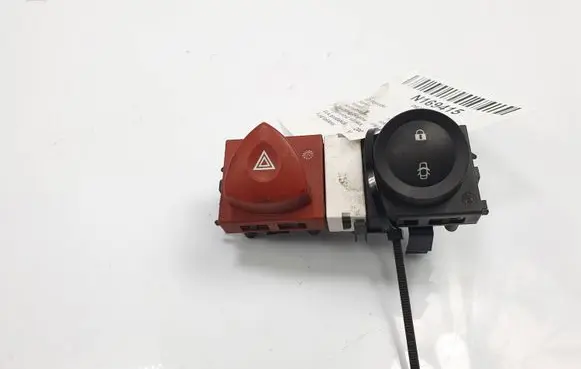 Renault Megane II Hazard light switch