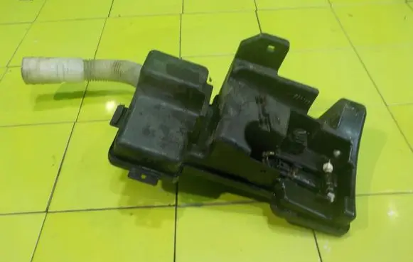Volkswagen Tiguan Windshield washer fluid reservoir/tank 5N0955153 ZBIORNICZEK