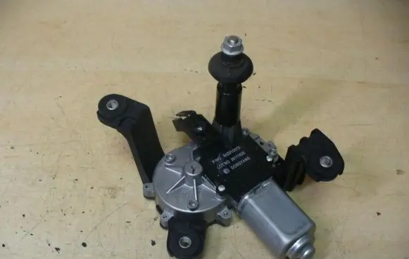 Opel Zafira C Wiper motor 132569231325691 V261
