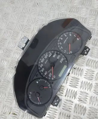 Mazda MPV II LW Speedometer (instrument cluster) 1575100390