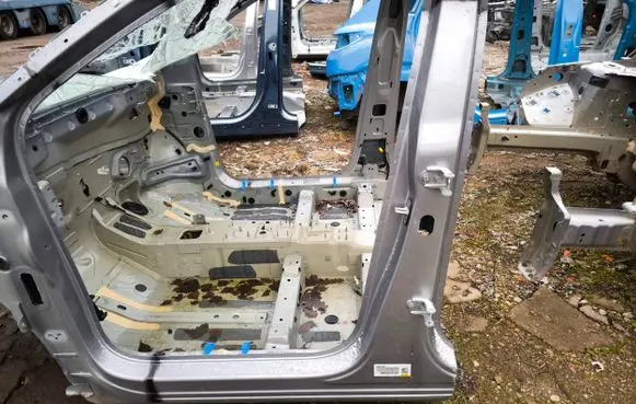 Citroen C5 Aircross Pillar (middle) 