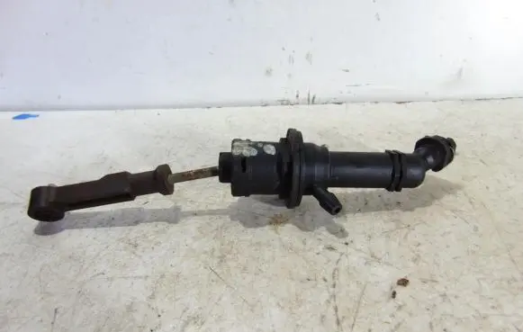Dacia Sandero Clutch slave cylinder 306104118R