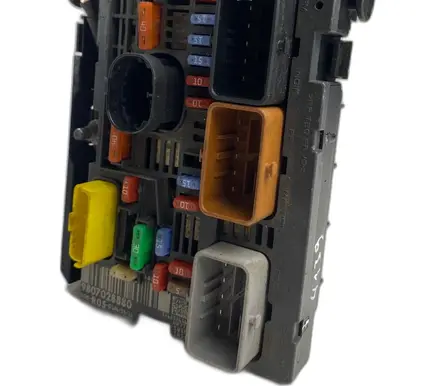 Citroen Berlingo Fuse box set 9807028880 R05