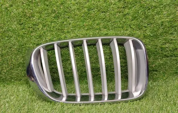 BMW X3 F25 Front bumper upper radiator grill 7210726 51117210726 51117237422