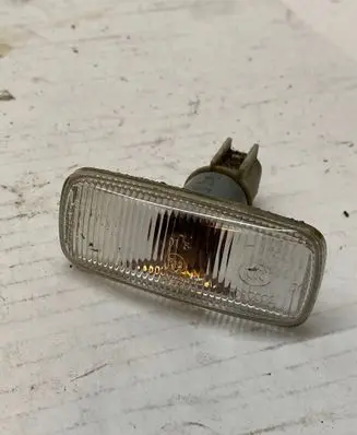 Jeep Grand Cherokee (WK) Front fender indicator light